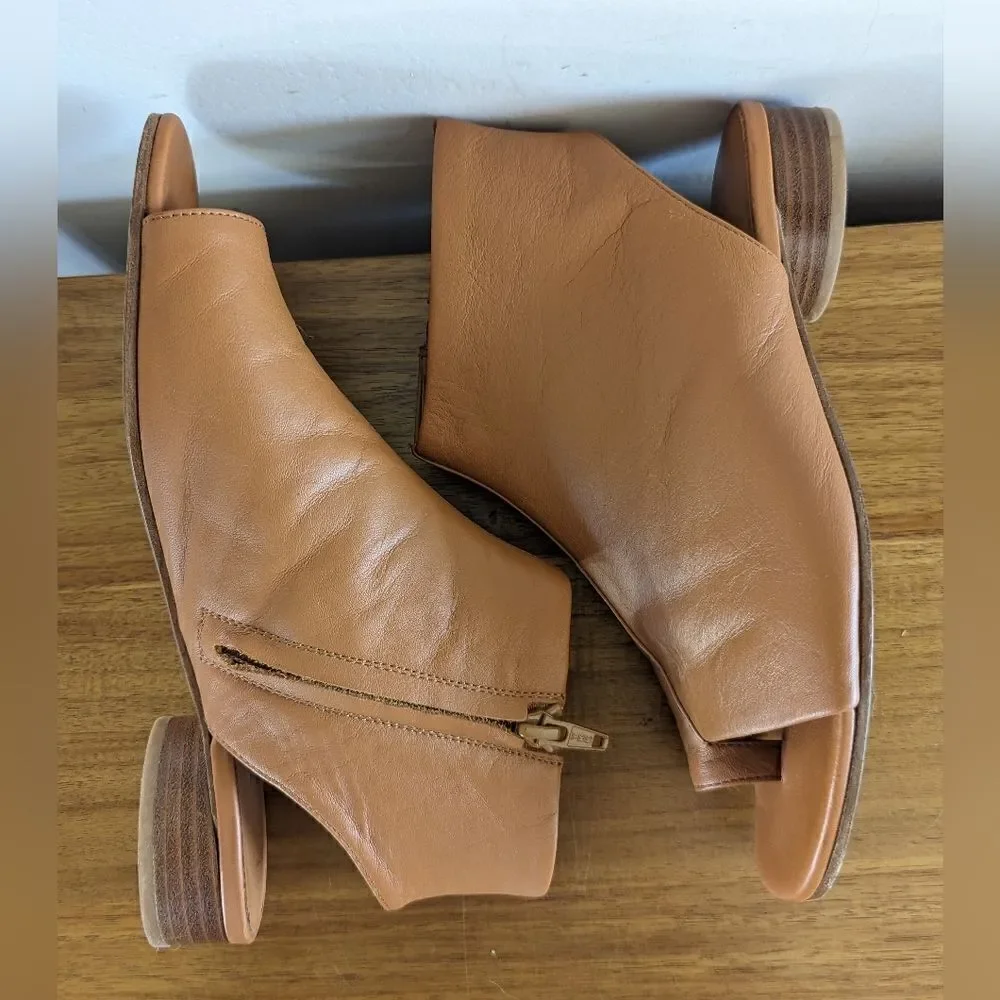 Vince Coastal Preppy Academia Minimalist Quiet Luxury Coastal Sandals  6 1/2 - Picture 8 of 14